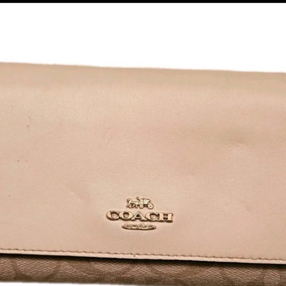 Coach Signature Leather Trifold ID Wallet Clutch Khaki/Light Pink Style#B2246